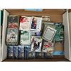 Image 1 : TRAY LOT OF COLLECTIBLE HOCKEY CARDS