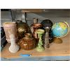 Image 1 : SHELF LOT OF DECOR PROPS