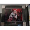 Image 1 : FRAMED TAYLOR SWIFT PHOTO