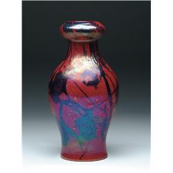 ART GLASS VASE