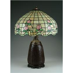 LEADED GLASS TABLE LAMP