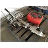 Image 1 : HONDA 4-STROKE 5HP OUTBOARD MOTOR WITH FUEL TANK