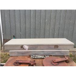 ALUMINUM CHECKER PLATE TRUCK BOX