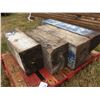 Image 1 : 4 LARGE TIMBER BLOCKS
