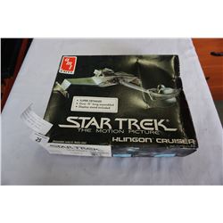 ERTL STARTREK KLINGON CRUISER 15" UN ASSEMBLED MODEL FROM 1979 IN ORGINAL BOX W/ PAPER WORK