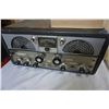 Image 2 : HALLICRAFTS CO RADIO AND RADIO BOOK