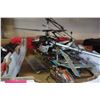 Image 2 : 2 TRAYS OF HELICOPTER RC