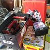 Image 1 : STAR WARS TOY BOX WITH STAR WARS PUZZLES, GAMES AND MORE