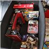 Image 2 : STAR WARS TOY BOX WITH STAR WARS PUZZLES, GAMES AND MORE