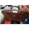 Image 3 : LOT OF ASSORTED TRAVEL BAGS AND SUITCASES