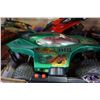 Image 2 : 2 RC CARS W/ REMOTES - LIGHTNING AND SAMURAI