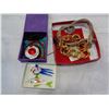 Image 1 : 2 WOMENS NECKLACES, PENDANT, AND 4 GLASS ART PIECES