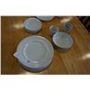 Image 2 : ANTIQUE JOHNSON BROTHERS MADE IN ENGLAND 31 PIECE PARTIAL DINNER SET