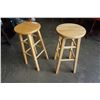 Image 1 : 2 PINE BAR STOOLS