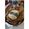 Image 2 : LARGE WOOD BOWL AND 3 WOVEN PURSES