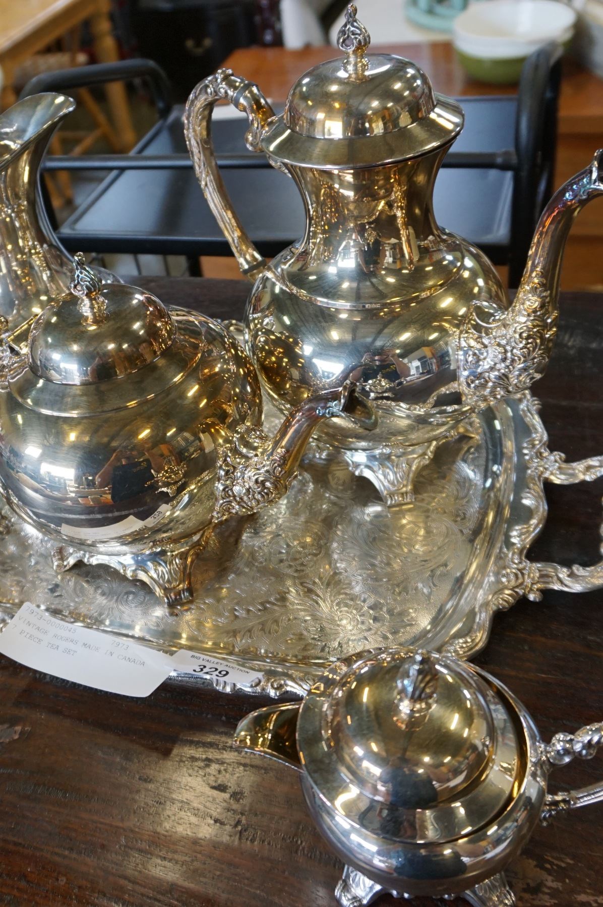 VINTAGE ROGERS MADE IN CANADA 7 PIECE TEA SET - Big Valley Auction