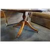 Image 2 : VINTAGE DUNCAN FIFFE STYLE ROUND PARLOUR TABLE