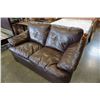 Image 2 : LEATHER LOVE SEAT