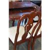 Image 2 : FRENCH PROVINCIAL DINING TABLE W/ LEAF AND 6 CHAIRS