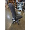Image 2 : ROLLING HIGHBACK FABRIC OFFICE CHAIR AND BLACK OFFICE CHAIR