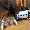 Image 2 : NINTENDO GAME CUBE W/ CONTROLLERS