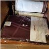 Image 2 : BOX OF TABLE CLOTHS AND BEDDING