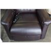 Image 2 : LEATHER LIFT CHAIR