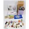 Image 1 : ESTATE FLAT OF COLLECTIBLES INCLUDING AVON