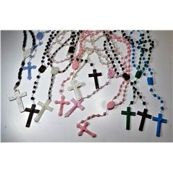 21)  LOT OF 12 ASSORTED COLORS PLASTIC