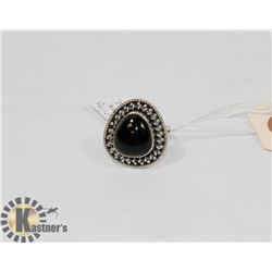 STERLING SILVER ONYX RING SIZE 5.5.