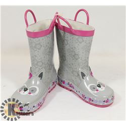 CHILDREN'S RUBBER BOOTS SIZE 8