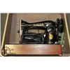 Image 2 : SINGER PORTABLE SEWING MACHINE IN CARRY CASE