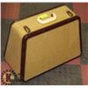 Image 3 : SINGER PORTABLE SEWING MACHINE IN CARRY CASE