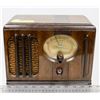 Image 1 : NORTHERN ELECTRIC 1937 ANTIQUE RADIO.