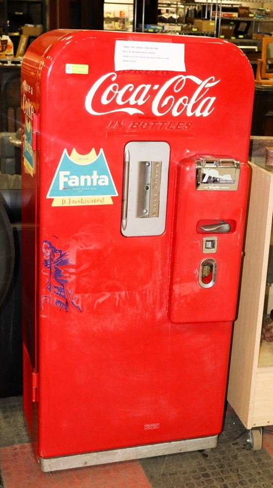 RARE 1950 VENDO COKE MACHINE