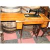 Image 1 : ANTIQUE SINGER SEWING MACHINE WITH WOOD TABLETOP