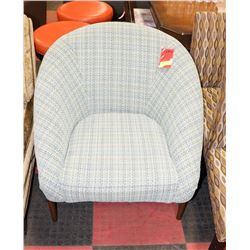 FABRIC TARTAN PATTERN SEATING CHAIR WITH WOODEN