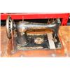 Image 3 : ANTIQUE SINGER TREADLE SEWING MACHINE