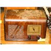 Image 1 : ANTIQUE ADDISON RADIO