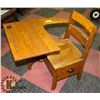 Image 1 : EMPIRE CHAIR DESK NE MOYER COMPANY LTD