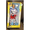 Image 1 : 1998 WAYNE GRETZKY 1:12 ACTION FIGURE STARTING