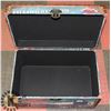 Image 2 : 1956 FILLING STATION TRUNK 23" LONG X 14" WIDE X