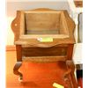 Image 1 : VINTAGE SOLID WOOD FLOWER STAND