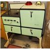 Image 1 : ANTIQUE STOVE