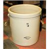Image 1 : 5 GALLON MEDALTA CROCK WITH HANDLE.