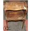 Image 1 : ANTIQUE 2-SHELF SIDE TABLE