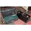 Image 2 : SET OF 3 LARGE ANTIQUE SUITCASES