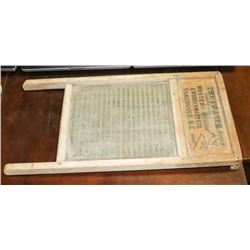 ANTIQUE FRASER MOUNTAIN WASHBOARD