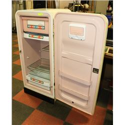 VINTAGE QUICFEZ FRIDGE FROM 1950'S-60'S WITH PINK