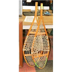 PAIR OF VINTAGE WOOD SNOW SHOES